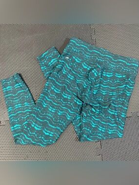 Fabletics Define/Salar PowerHold 7/8 Leggings Green Women’s Size Extra Small XS